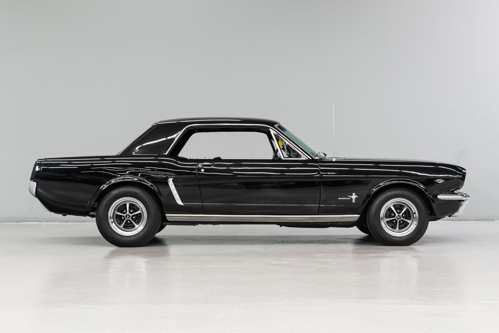 1965 Ford Mustang - Image 7