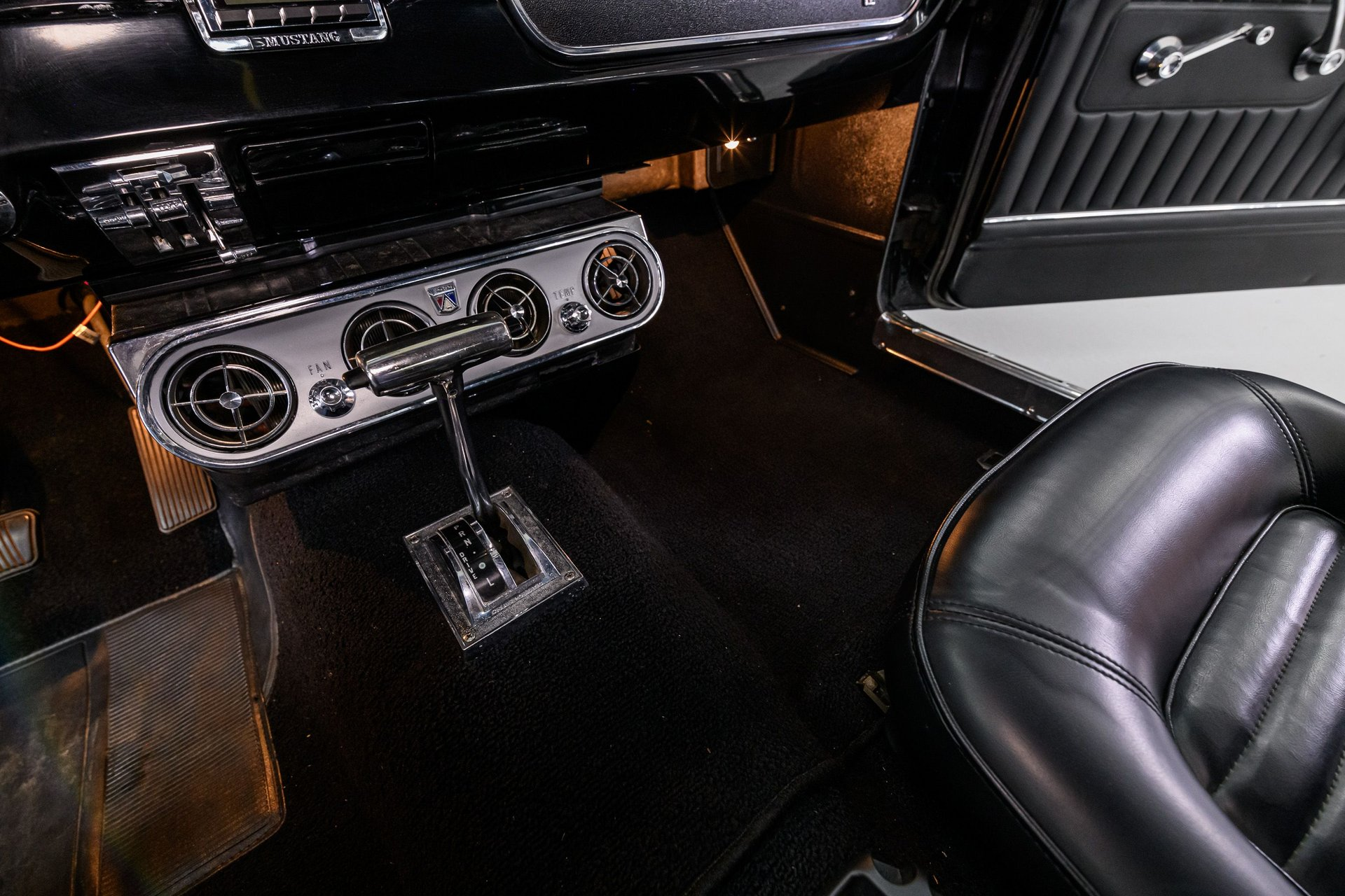 1965 Ford Mustang - Image 10