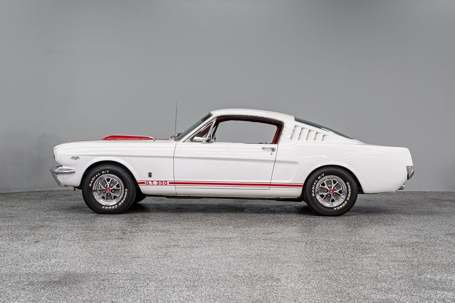 1965 Ford Mustang - Image 7
