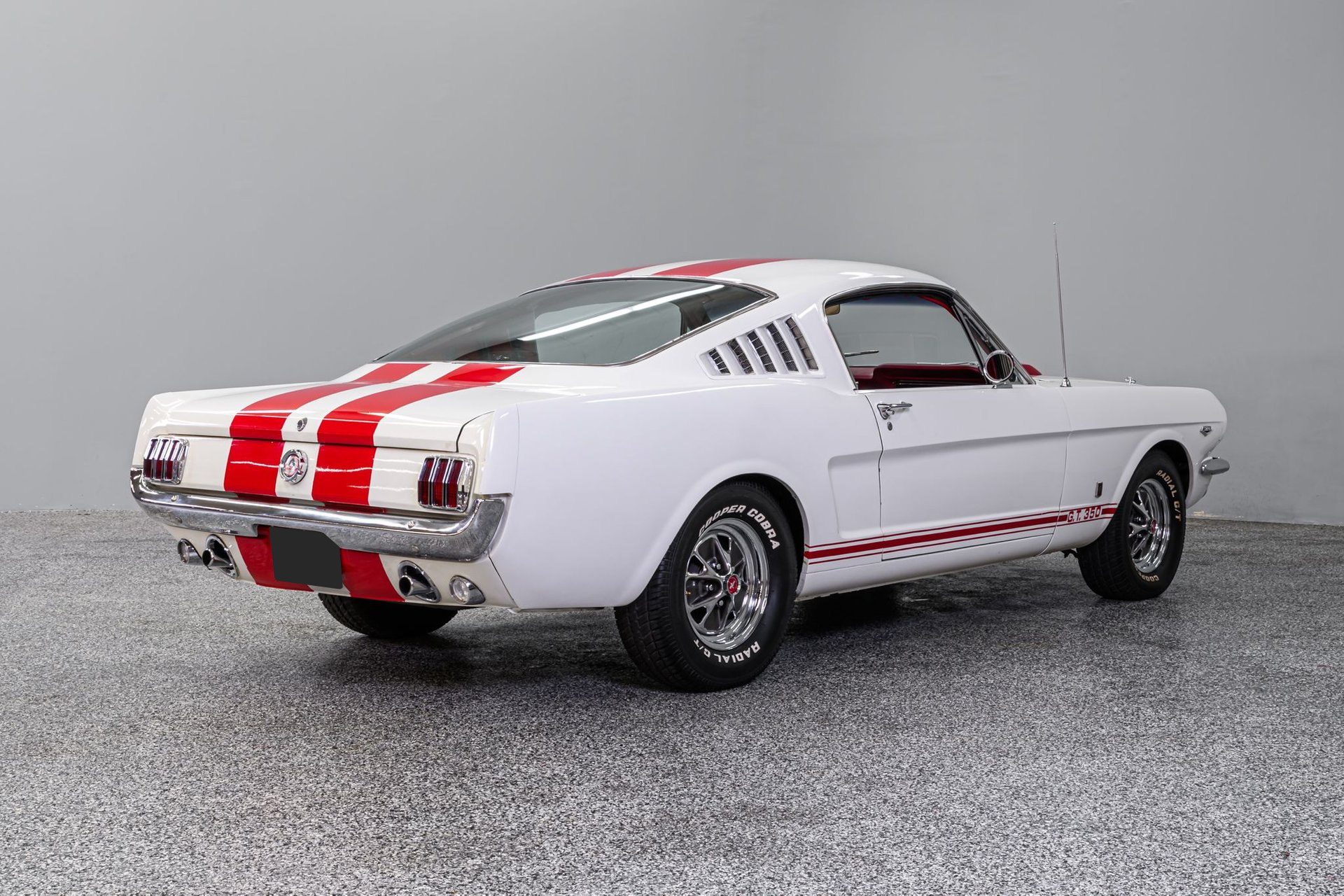 1965 Ford Mustang - Image 9